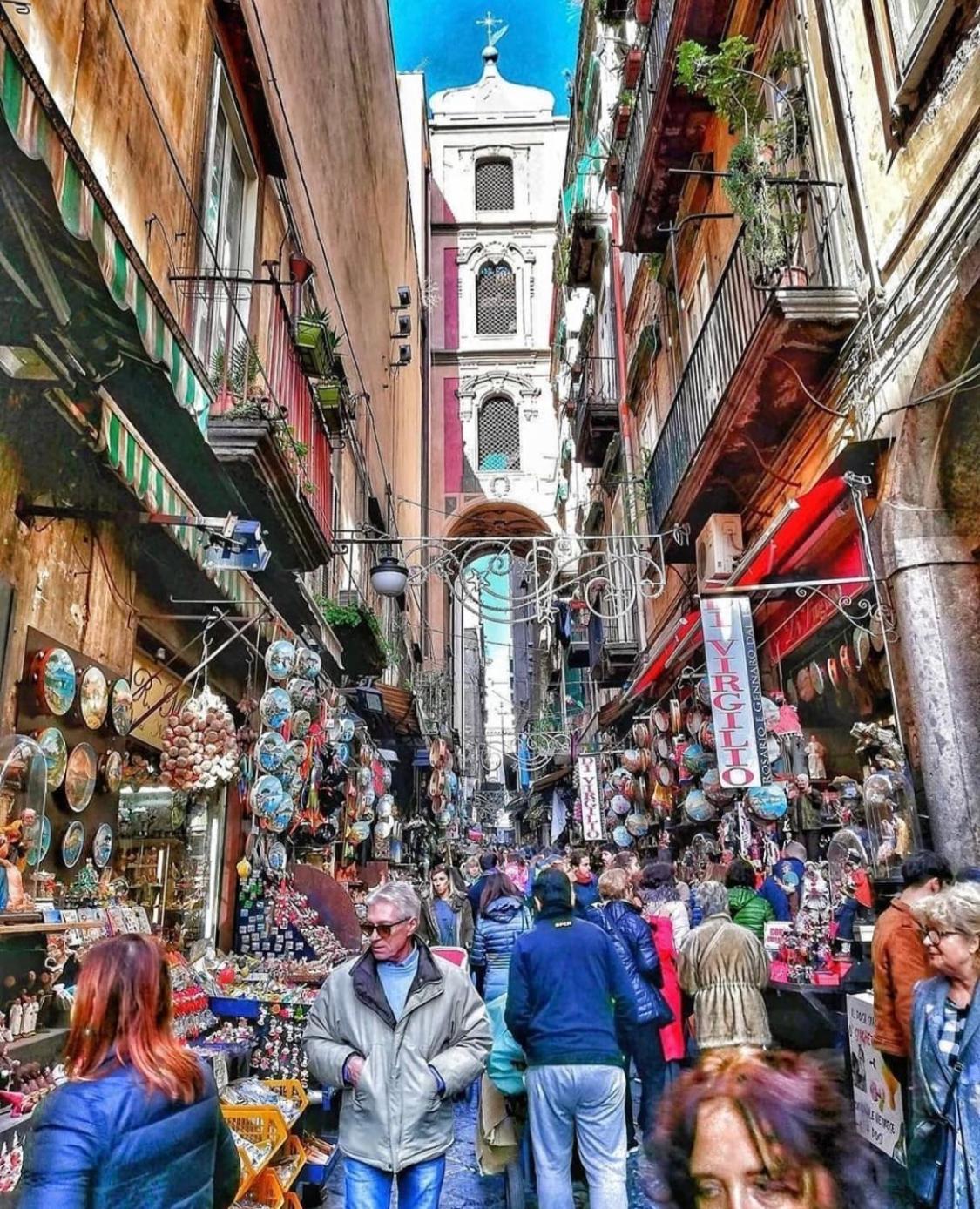 B&B Spaccanapoli A Due Passi Da Via Tribunali Εξωτερικό φωτογραφία
